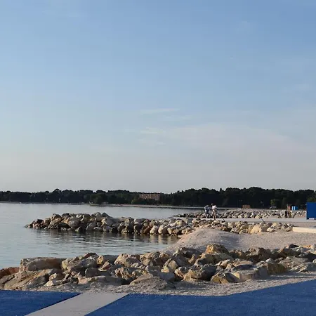 Lovely With Two Terraces*** شقة